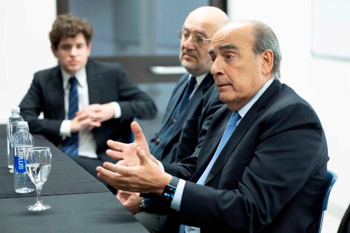 Guillermo Francos habló sobre liderazgo en la UCA