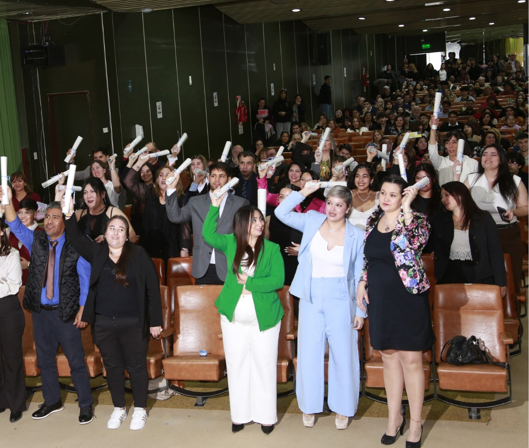 La UNPSJB realizó la entrega de títulos a sus egresados