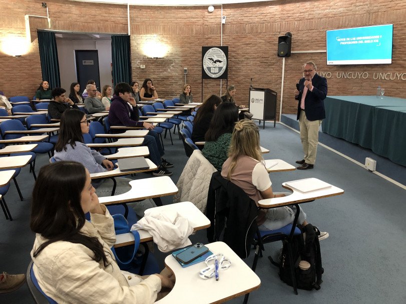 La UNCUYO potencia la virtualidad junto a prestigiosa universidad europea
