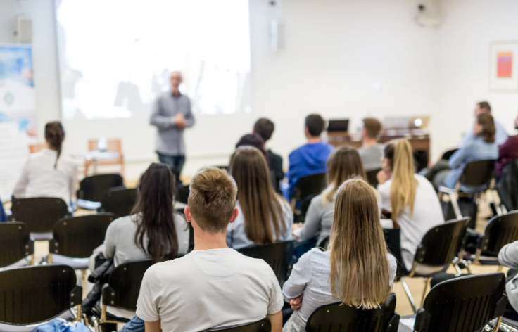 Alerta Universitaria: Aumenta el número de estudiantes patagónicos que regresan a sus provincias por la crisis económica
