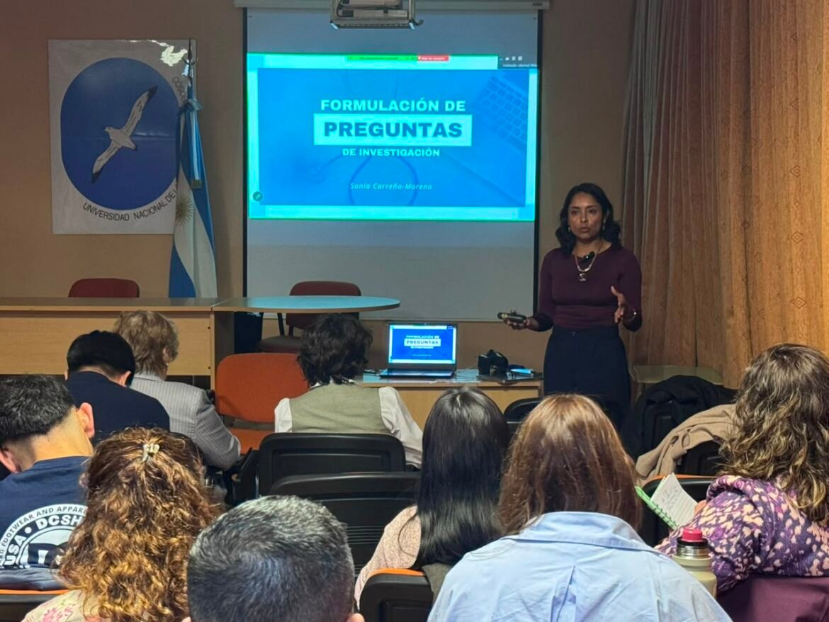 UNPSJB: Referente internacional fortaleció el Doctorado en Enfermería