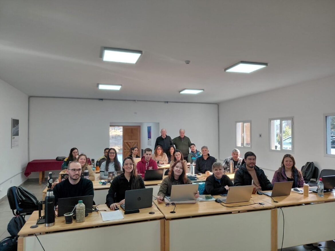 Se desarrolla en Esquel un curso de posgrado sobre análisis de la vegetación y comportamiento del fuego