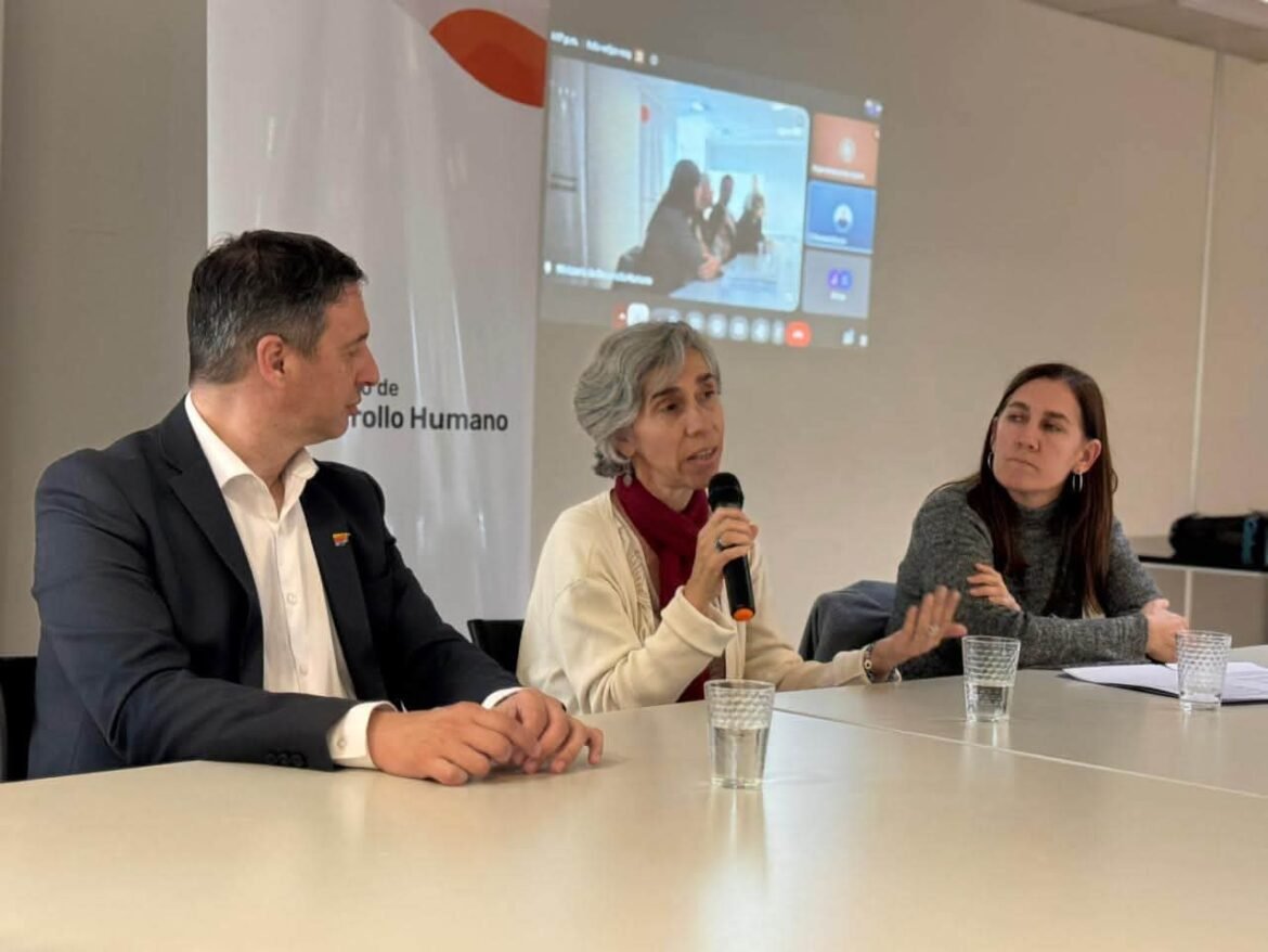 La Universidad Del Chubut inició un nuevo Curso de Cuidados Integrales de Infancias para personal del Ministerio de Desarrollo Humano